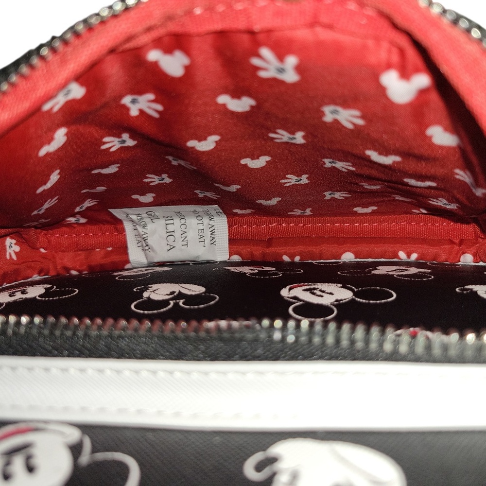 New Disney Loungefly Adjustable Padded Shoulder Straps Backpack, Black and White - Picture 7 of 7